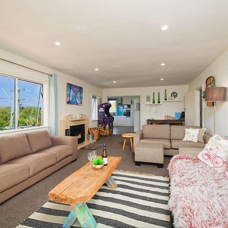 Five Palms Villa Kaikoura Ngoại thất bức ảnh